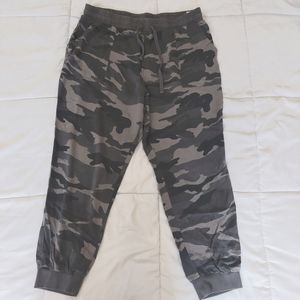 Splendid Grey Camo XL Joggers